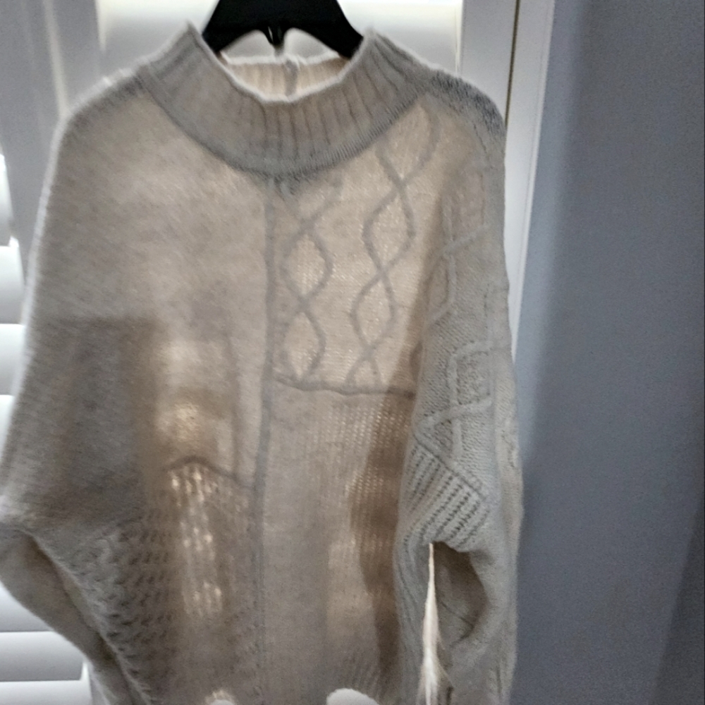 American eagle sweater